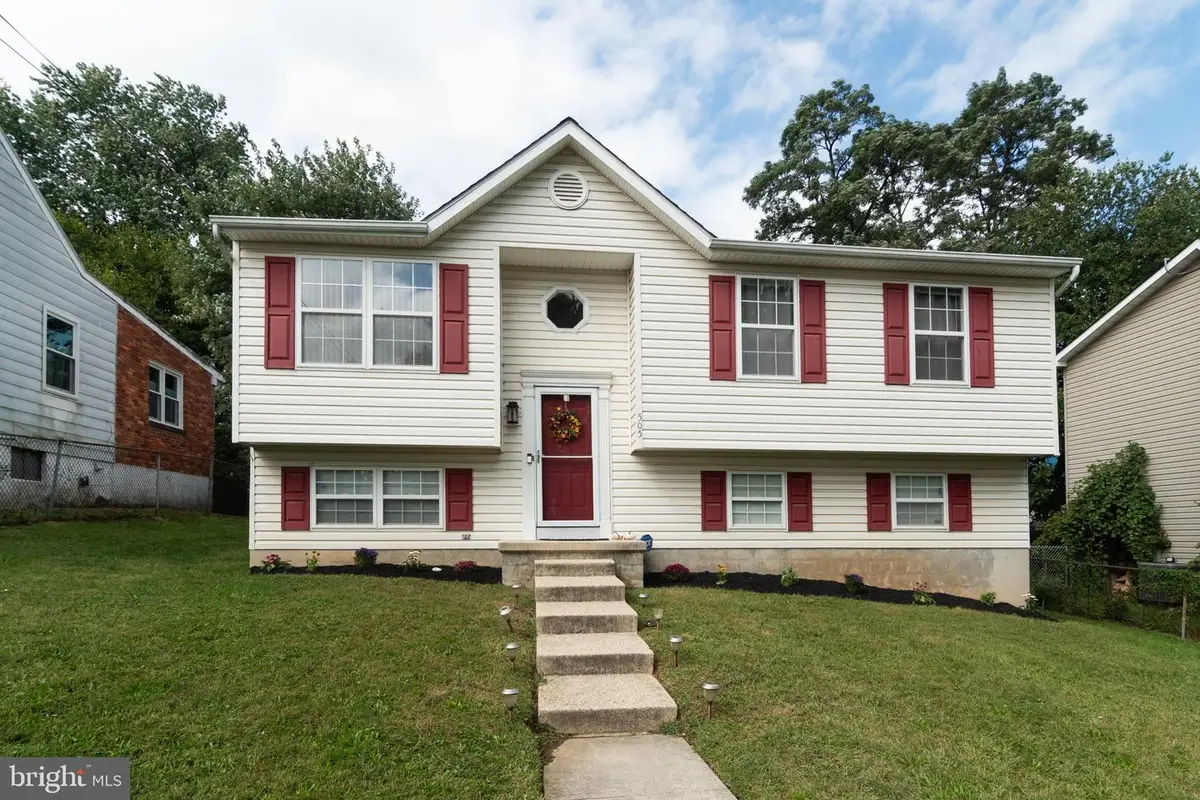 505 Dorchester Rd, Catonsville, MD 21228 - #1