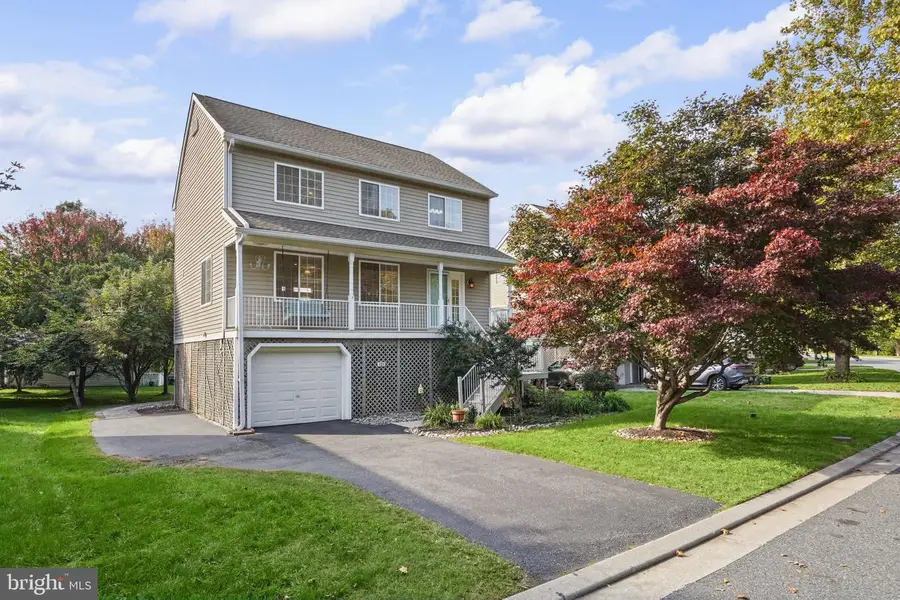 121 Mariners Point Dr, Middle River, MD 21220 - #2