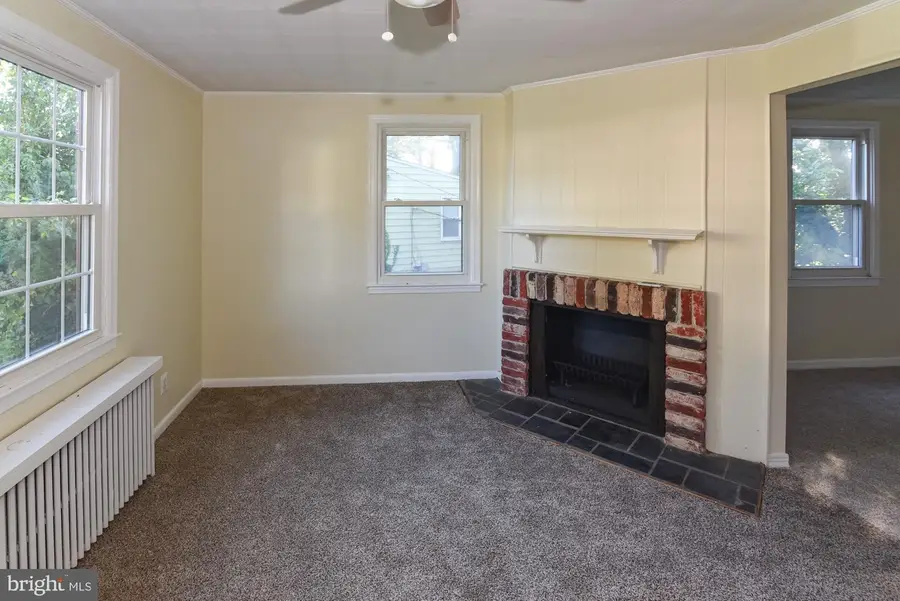 8742 Lackawanna Ave, Parkville, MD 21234 - #2