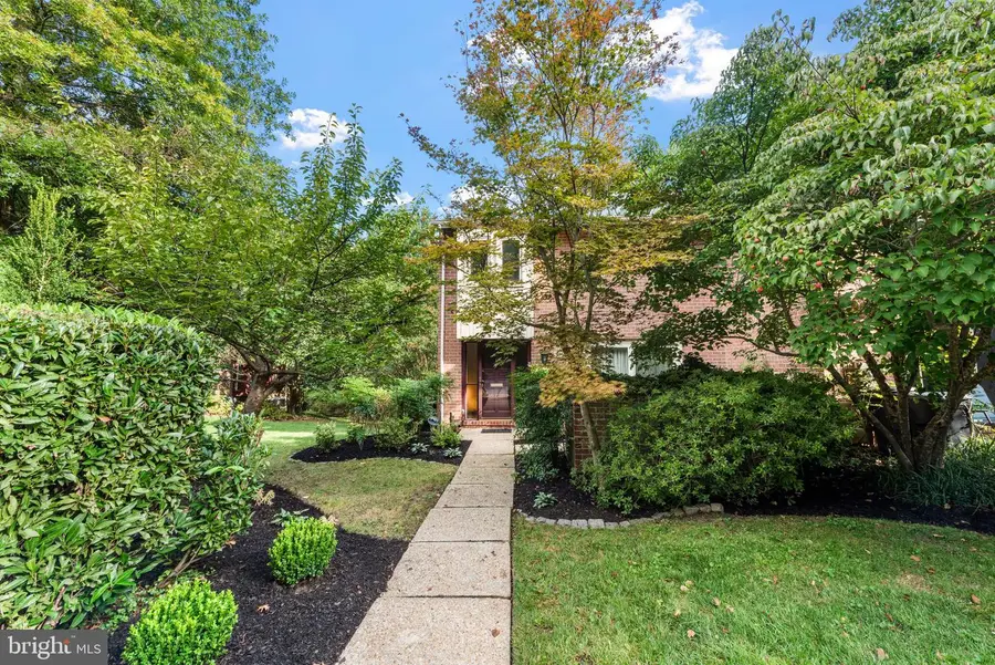 6124 Buckingham Manor Dr, Baltimore, MD 21210 - #2