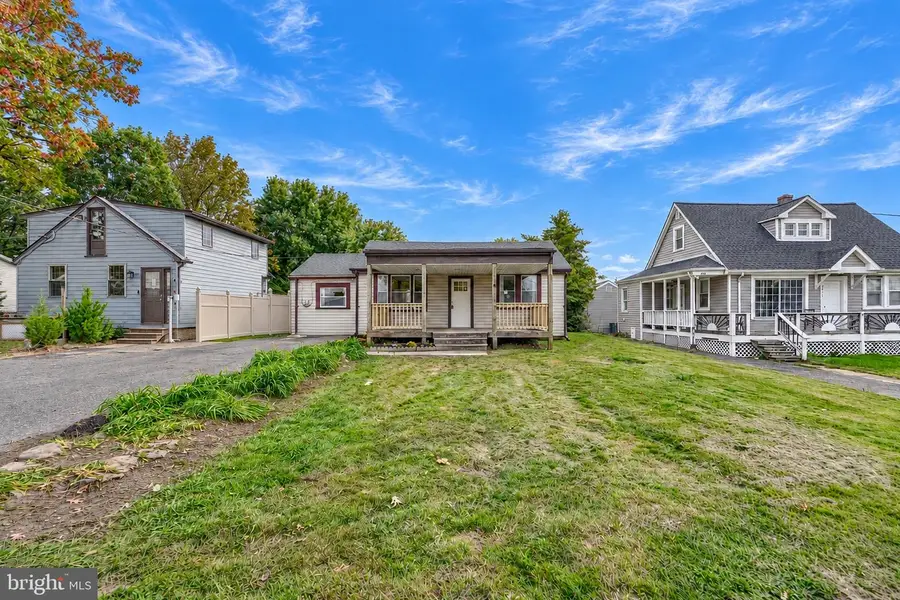 8215 Beach Dr, Baltimore, MD 21222 - #2