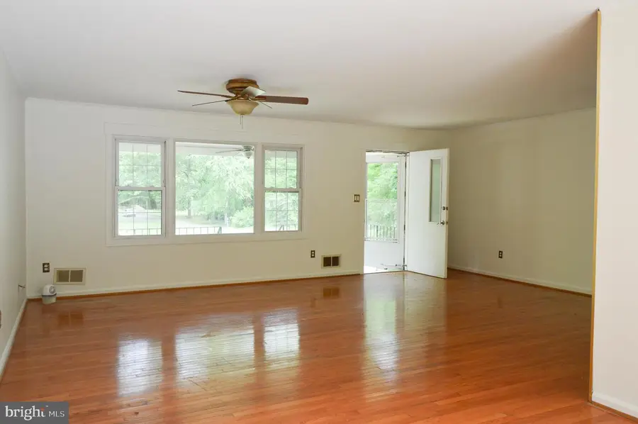 8814 Lafayette Dr, Owings, MD 20736 - #3