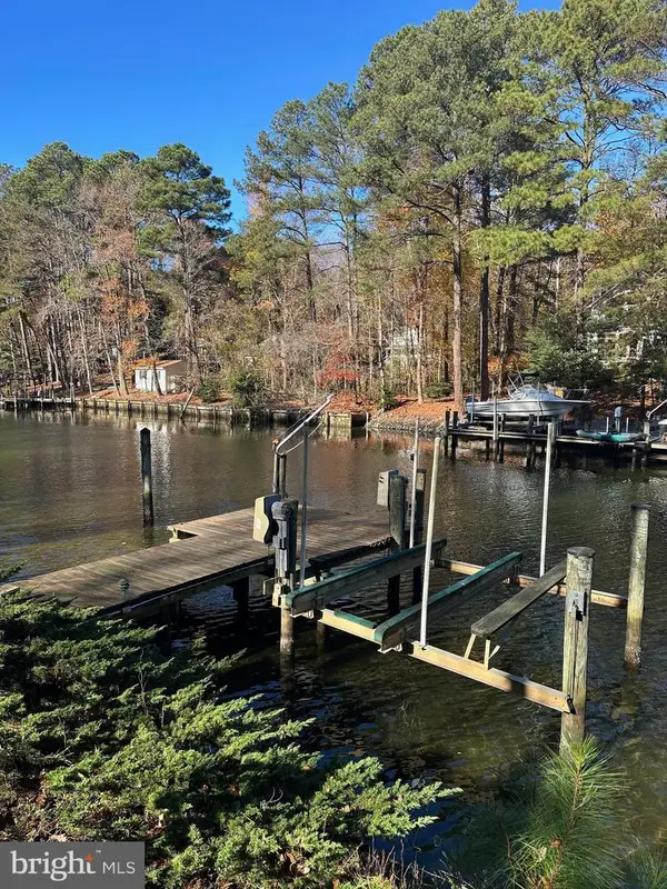 288 Elkins Ln, LUSBY, MD 20657