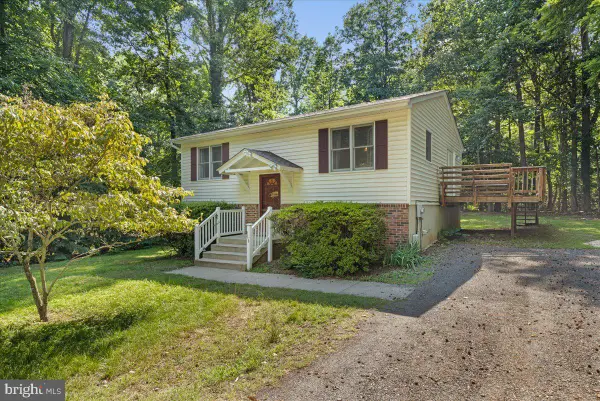 869 Plains Rd, LUSBY, MD 20657
