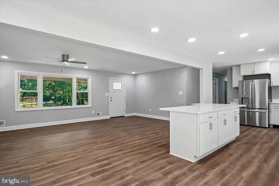 8814 Lafayette Dr, Owings, MD 20736 - #3