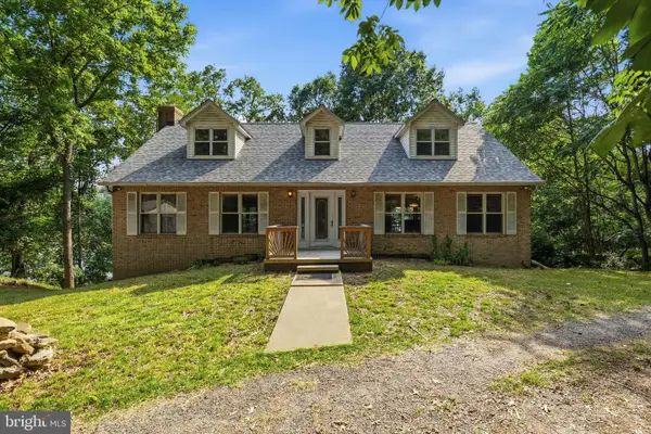 924 Chart Ct, LUSBY, MD 20657