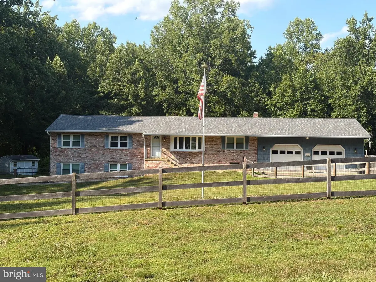 4331 Estate Dr, Huntingtown, MD 20639 - #1