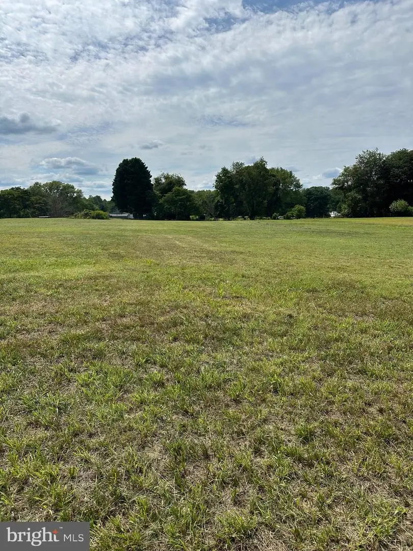 61 Honeysuckle Ln, Owings, MD 20736 - #3
