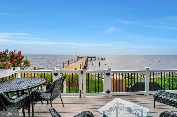 8649 Baywalk Sq, CHESAPEAKE BEACH, MD 20732