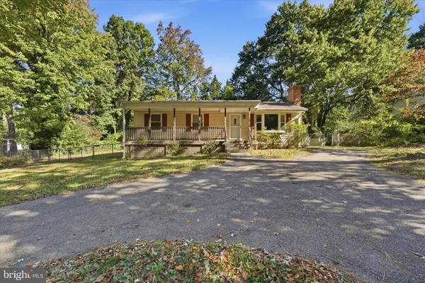 5730 Long Beach Dr, ST LEONARD, MD 20685