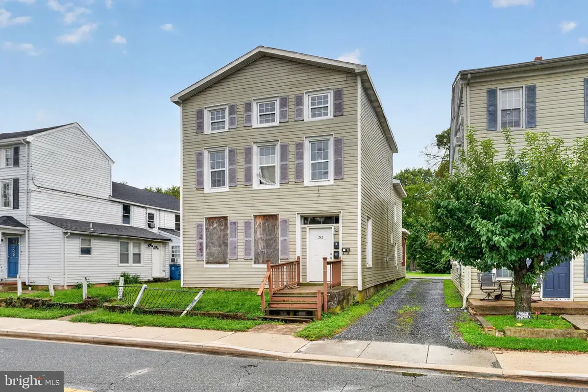 242 W Main St, Elkton, MD 21921 - #1