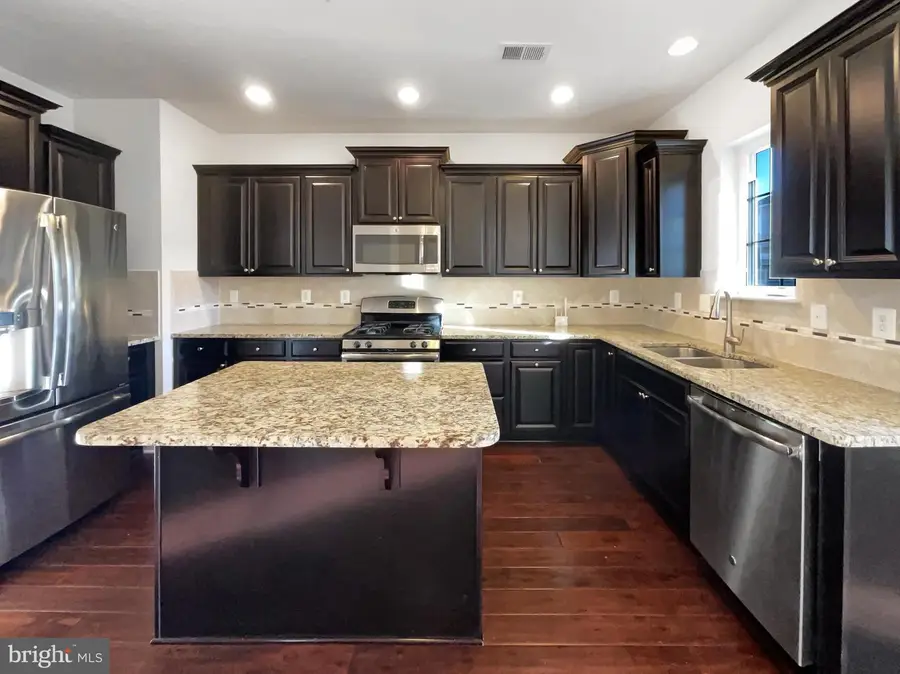 11421 Sawgrass Pl, White Plains, MD 20695 - Image #2