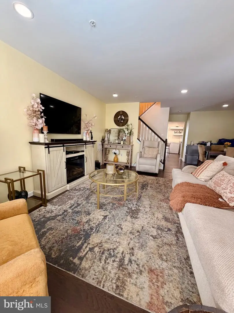 10966 W Point Pl, White Plains, MD 20695 - #2