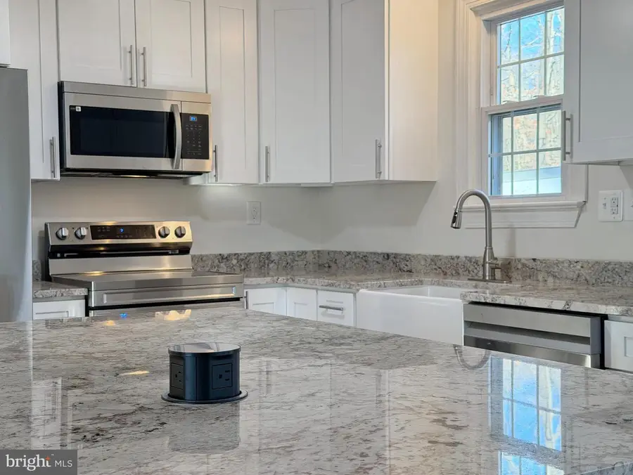 9350 Mathir Dr, La Plata, MD 20646 - Image #2