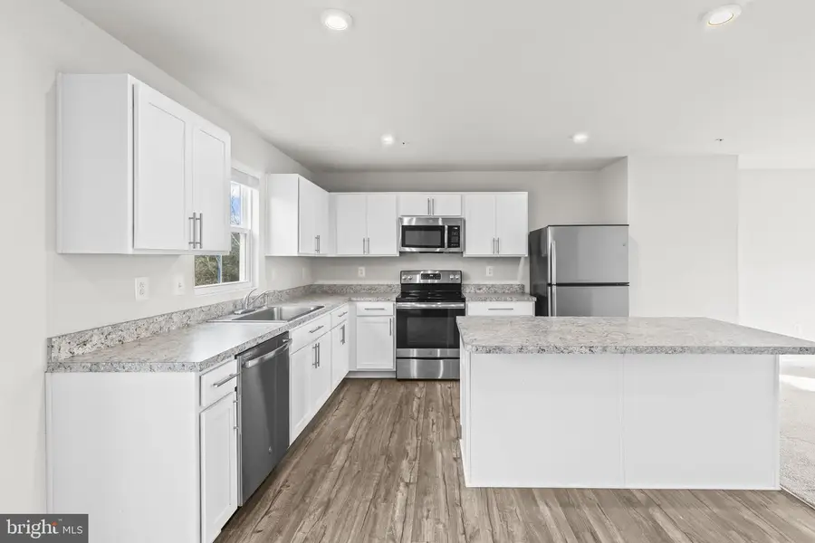 12 Willow Woods Dr, La Plata, MD 20646 - Image #2