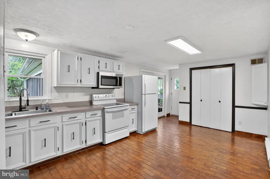 9773 Emerald Ln, Newburg, MD 20664 - #3