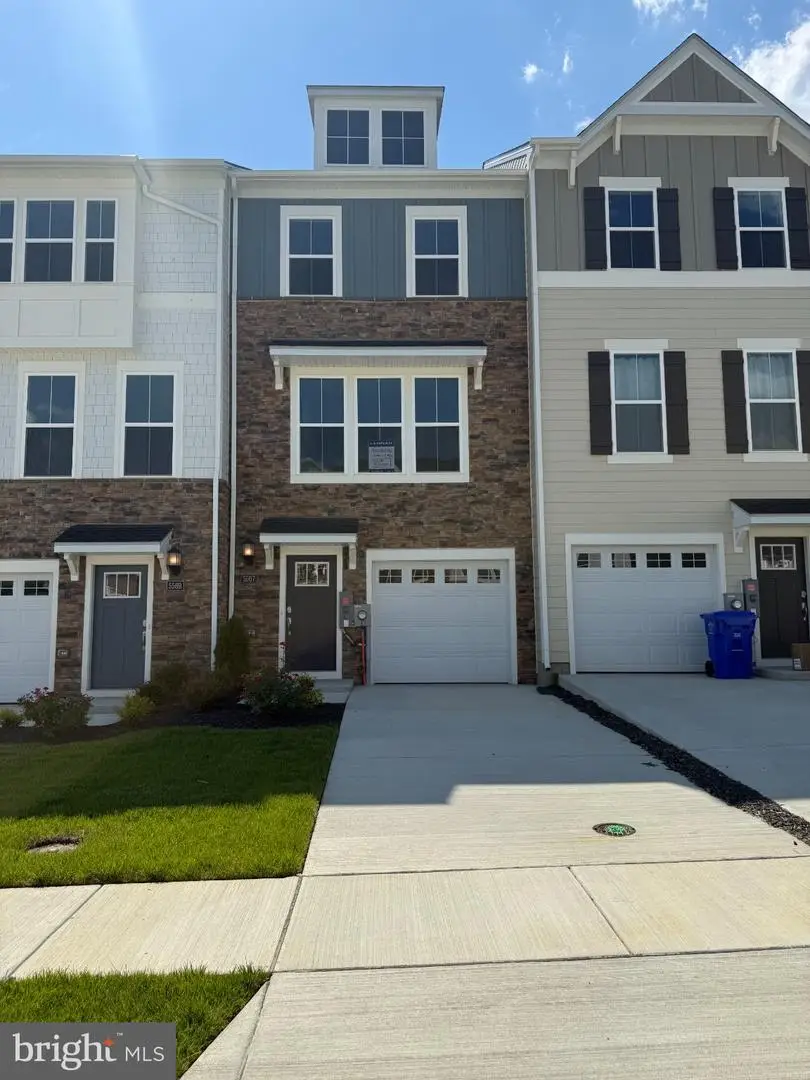 5567 Marksburg Pl, White Plains, MD 20695 - #2