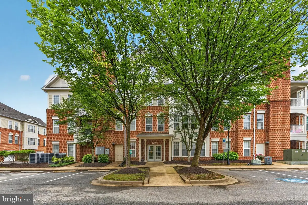 800 Edelen Station Pl #204, La Plata, MD 20646 - #1
