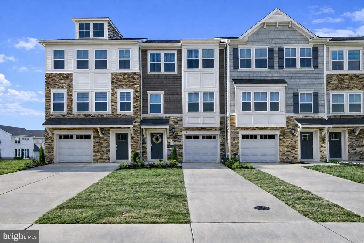 10939 Drummond Pl, White Plains, MD 20695 - #1