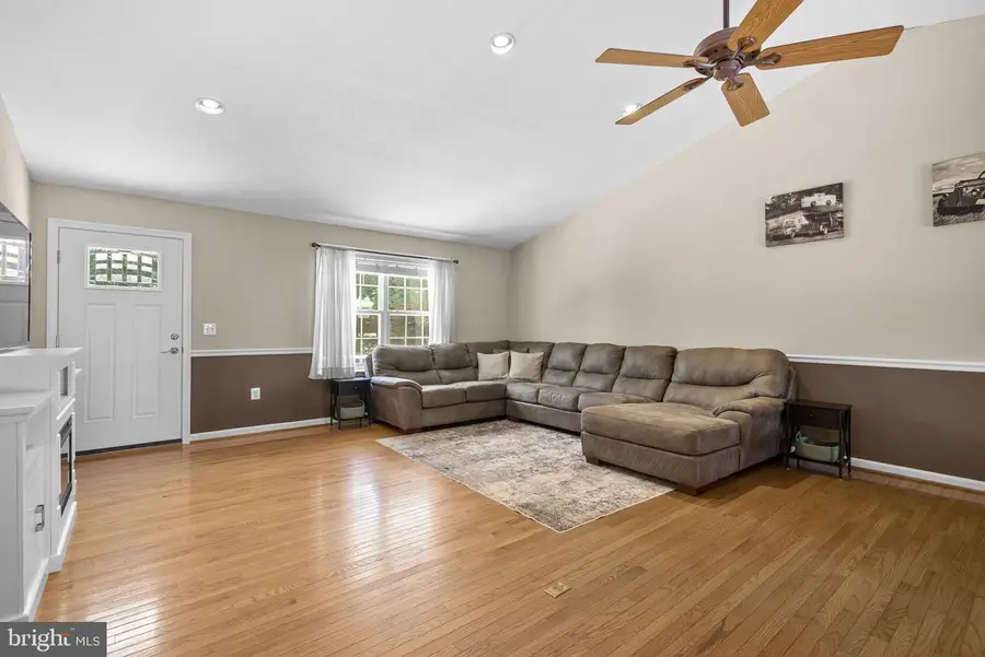 6975 Orchard View Ln, Hughesville, MD 20637 - #2