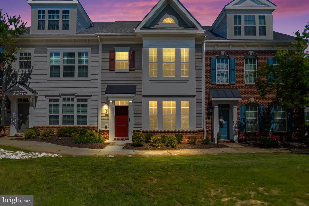 33 Steeplechase Dr, La Plata, MD 20646 - #1