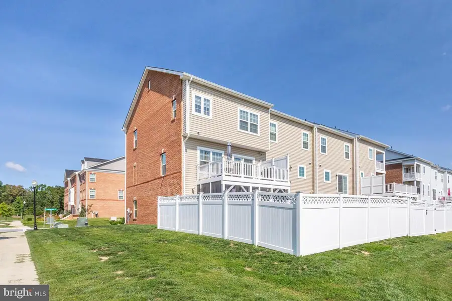 11121 Southport Pl, White Plains, MD 20695 - #2