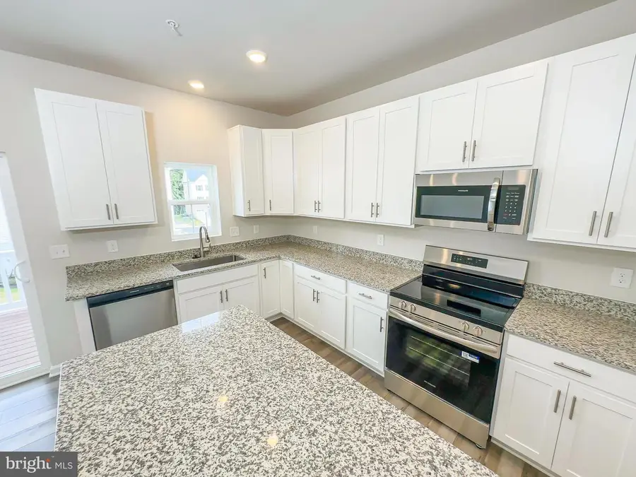 5568 Marksburg Pl, White Plains, MD 20695 - #2