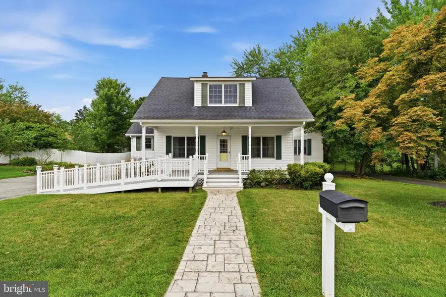 305 Prospect St, La Plata, MD 20646 - #2