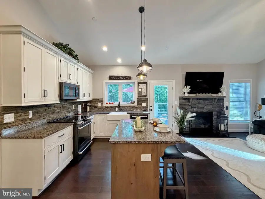 9347 Stonestreet Rd, La Plata, MD 20646 - #3