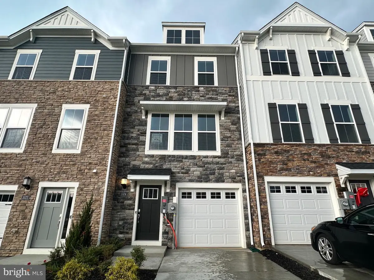 5525 Aberdeen Pl, White Plains, MD 20695 - #1