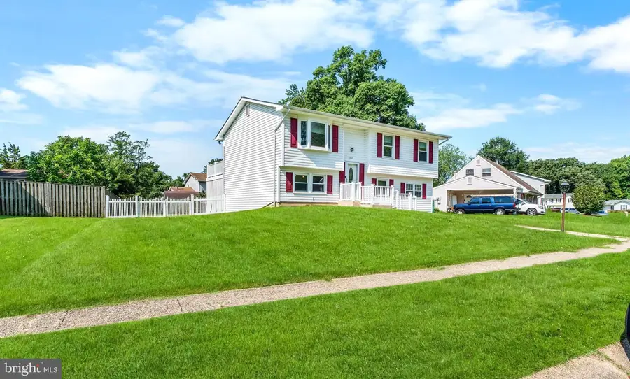 403 University Dr, Waldorf, MD 20602 - #2