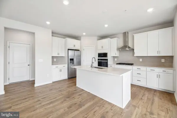 9726 Lassie Ct, WALDORF, MD 20601