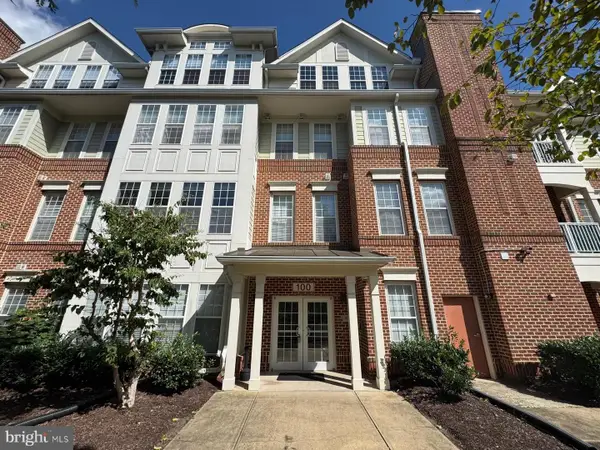 100 Edelen Station Pl #401, LA PLATA, MD 20646