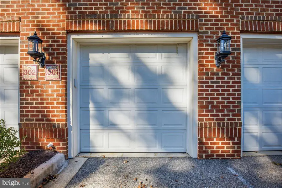 800 Edelen Station Pl #301, La Plata, MD 20646 - #3