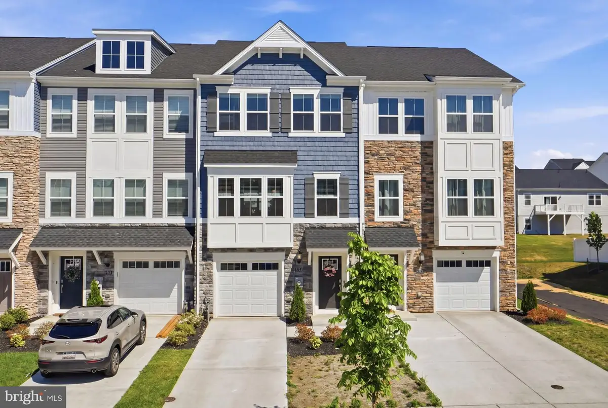 10915 Drummond Pl, White Plains, MD 20695 - #1