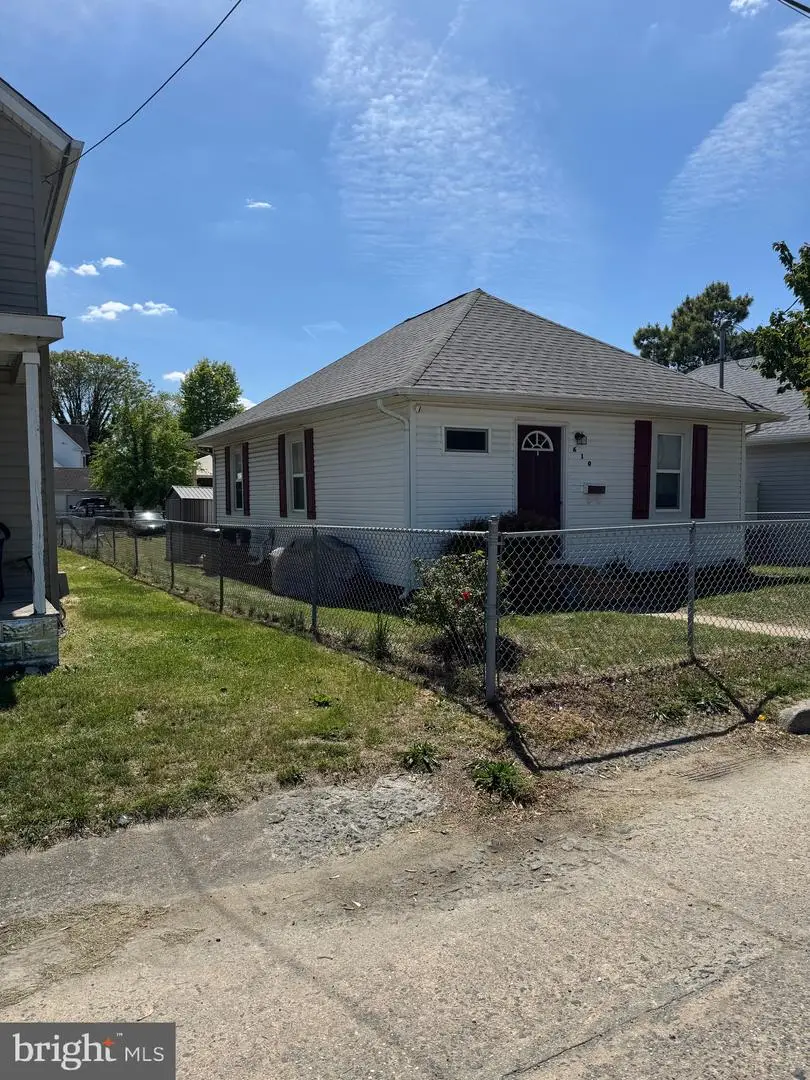 610 Lincoln St, Denton, MD 21629 - #1