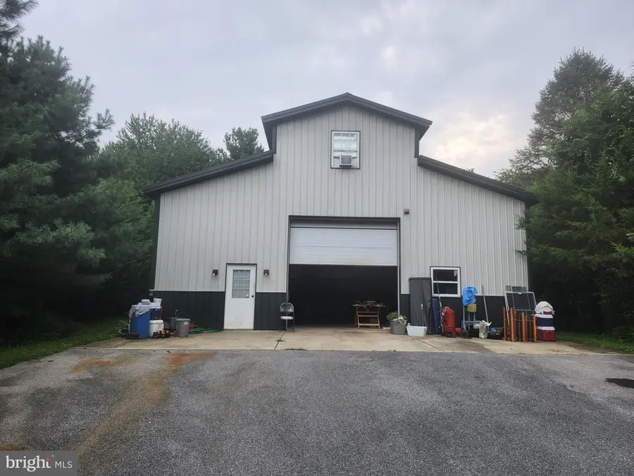 832 Chanter Dr, Westminster, MD 21157 - Image #2