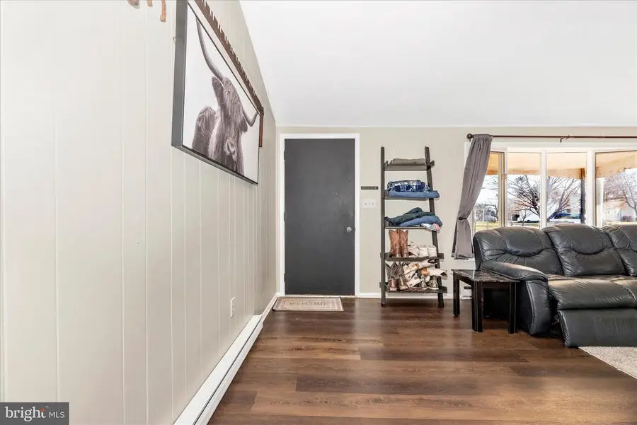 4706 Warner Dr, Manchester, MD 21102 - Image #3