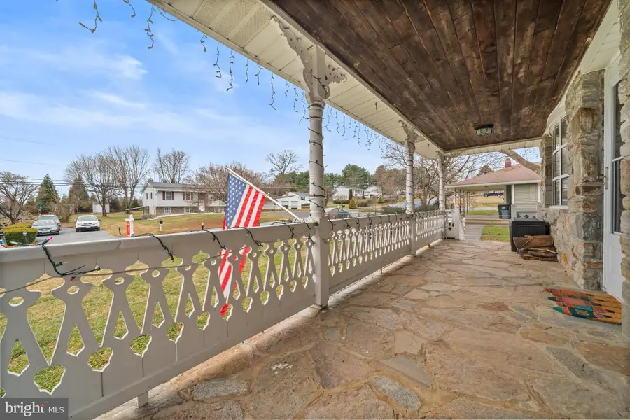 418 Ross Dr, Sykesville, MD 21784 - Image #2