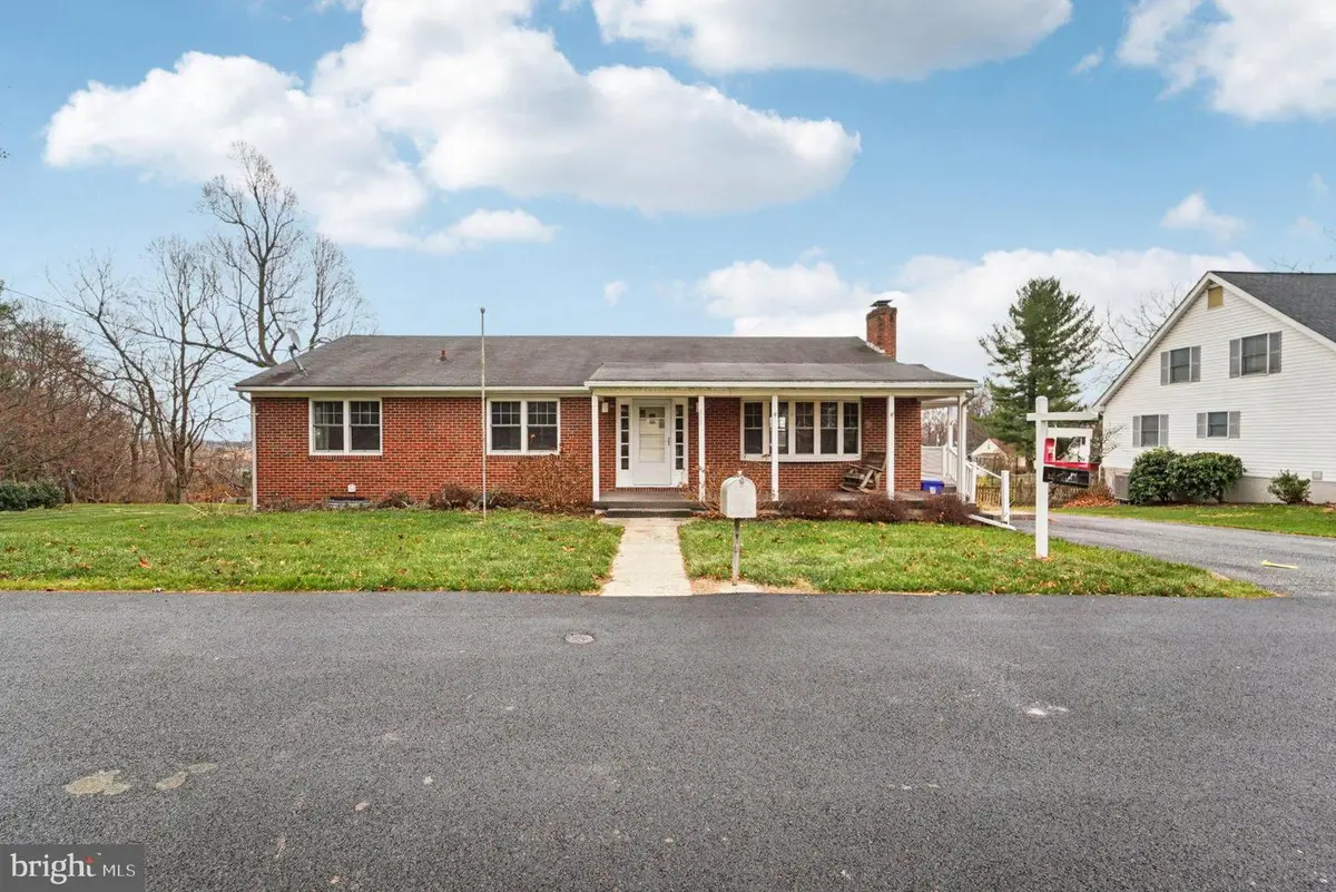 307 Bellview Ave, Mount Airy, MD 21771 - Image #1