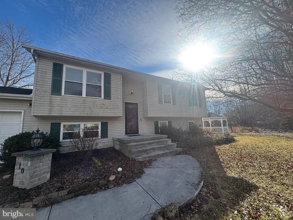 10 Starboard Ct, Taneytown, MD 21787 - Image #1