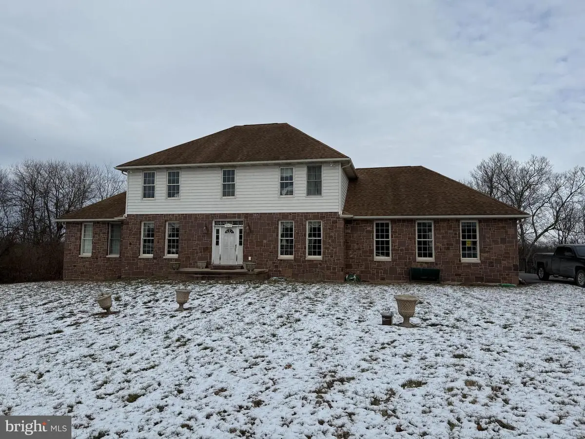 8212 Sixes Bridge Rd, Detour, MD 21757 - Image #1