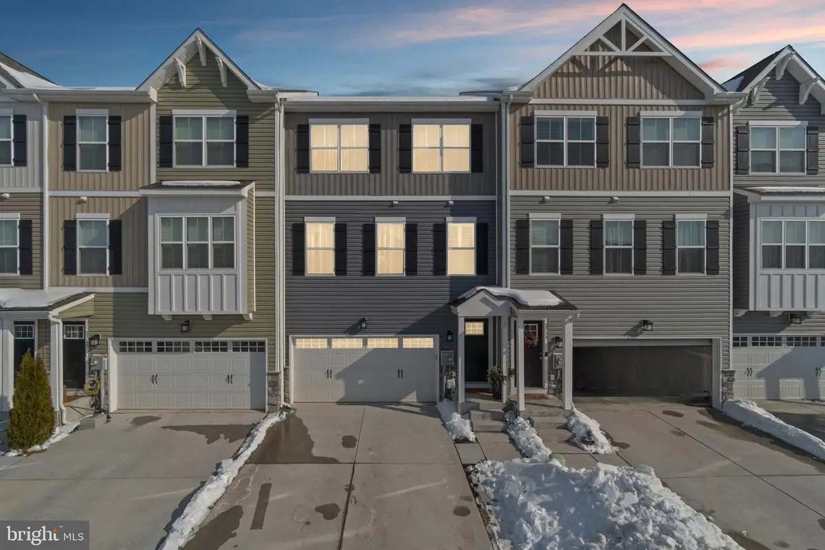 2757 Town View Cir, New Windsor, MD 21776 - #1