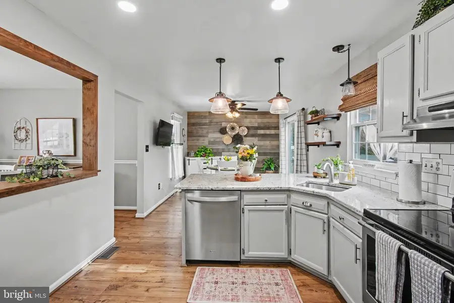 865 Elmwood Ct, Westminster, MD 21158 - #3