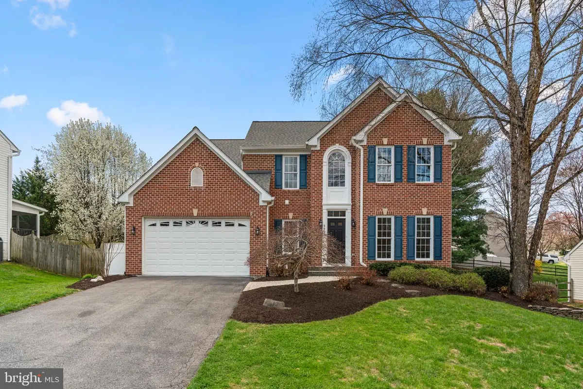 825 Caren Dr, Eldersburg, MD 21784 - #1