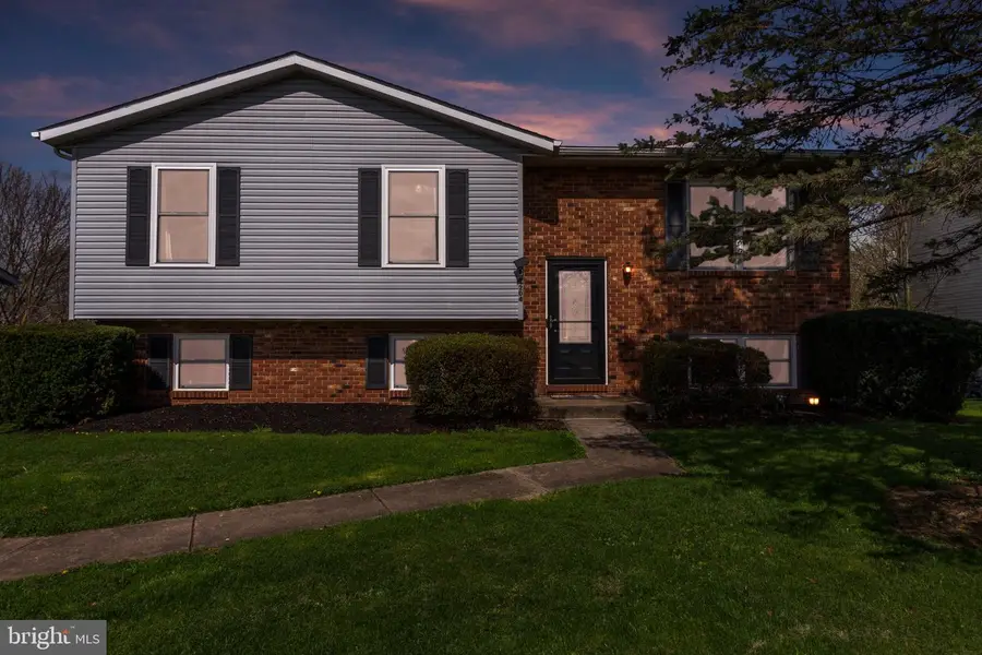 204 Grand Dr, Taneytown, MD 21787 - #2