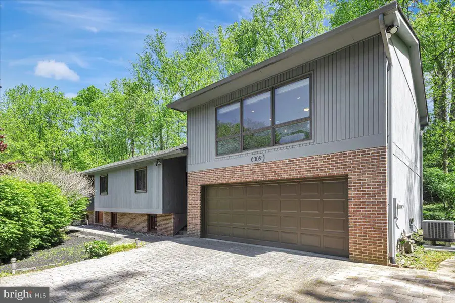 6309 Oak Hill Dr, Sykesville, MD 21784 - #2