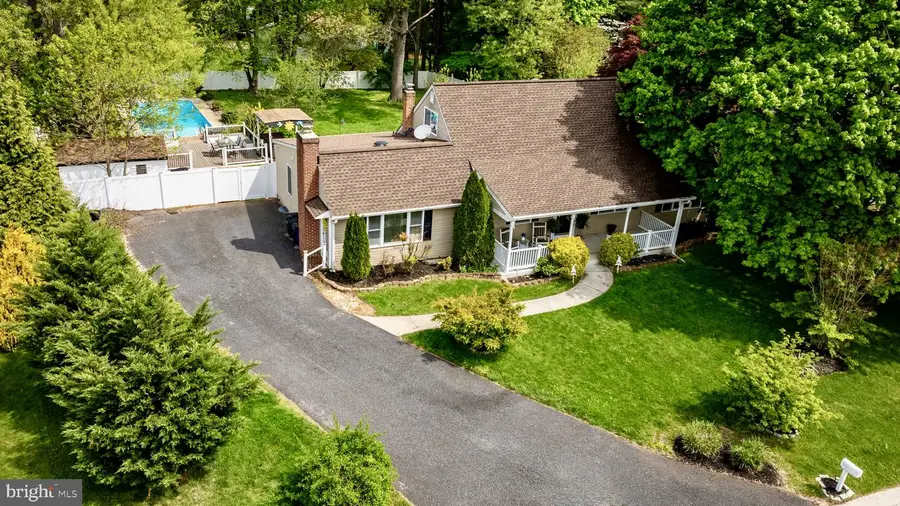 900 Caren Dr, Sykesville, MD 21784 - #2