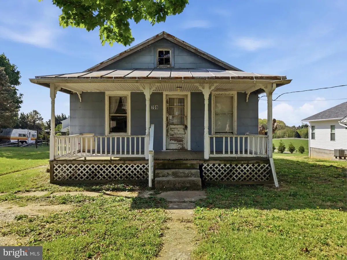 709 Deer Park Rd, Westminster, MD 21157 - #1