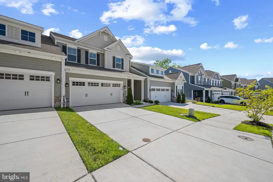 2812 Town View Cir, New Windsor, MD 21776 - #2